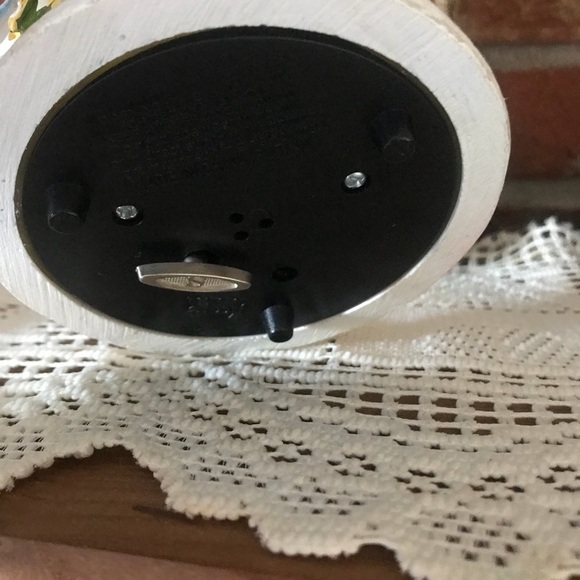 Night Before Christmas Musical Snow Globe - Picture 8 of 8